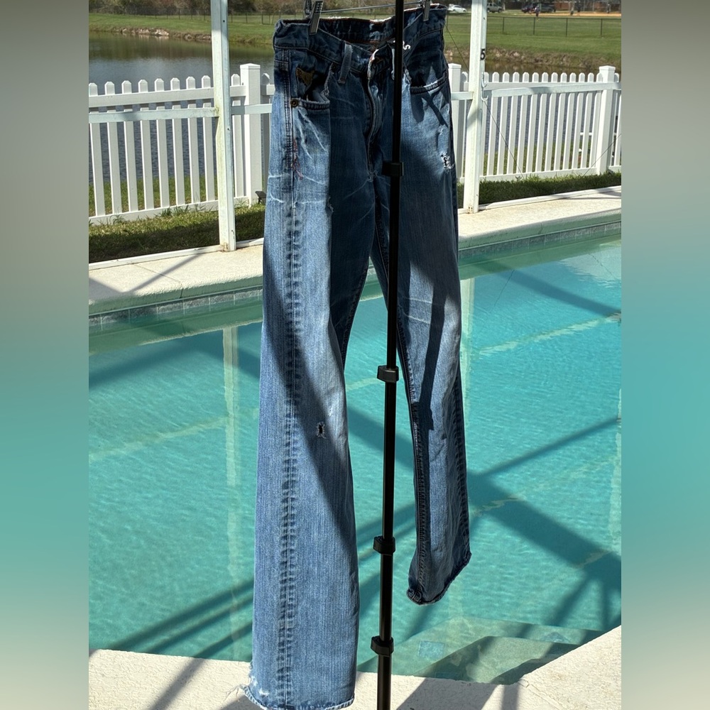 Low Rise Distressed Jeans - Picture 10 of 10